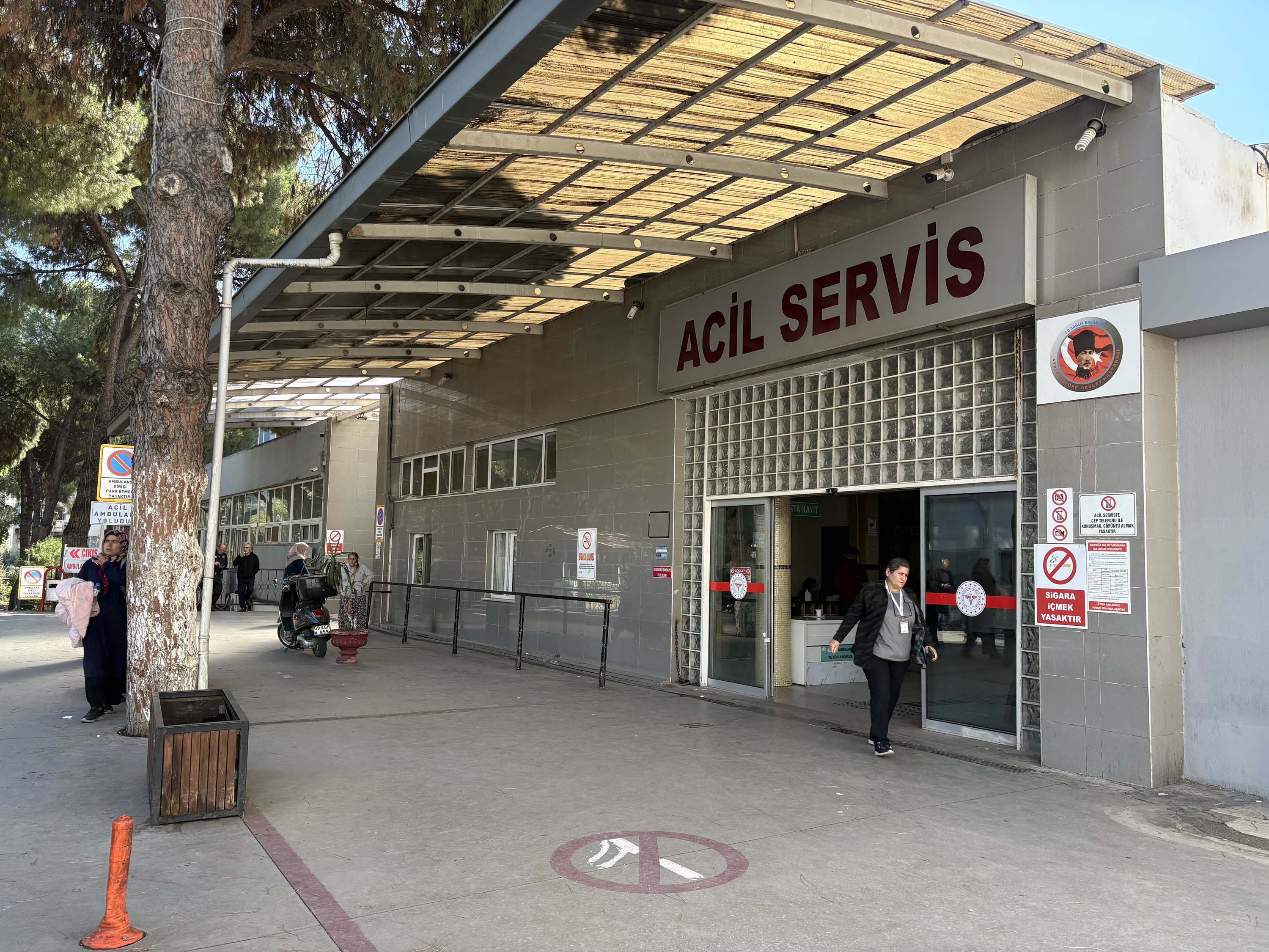 60 hastane personeli, gıda zehirlenmesi şüphesiyle acil servise başvurdu