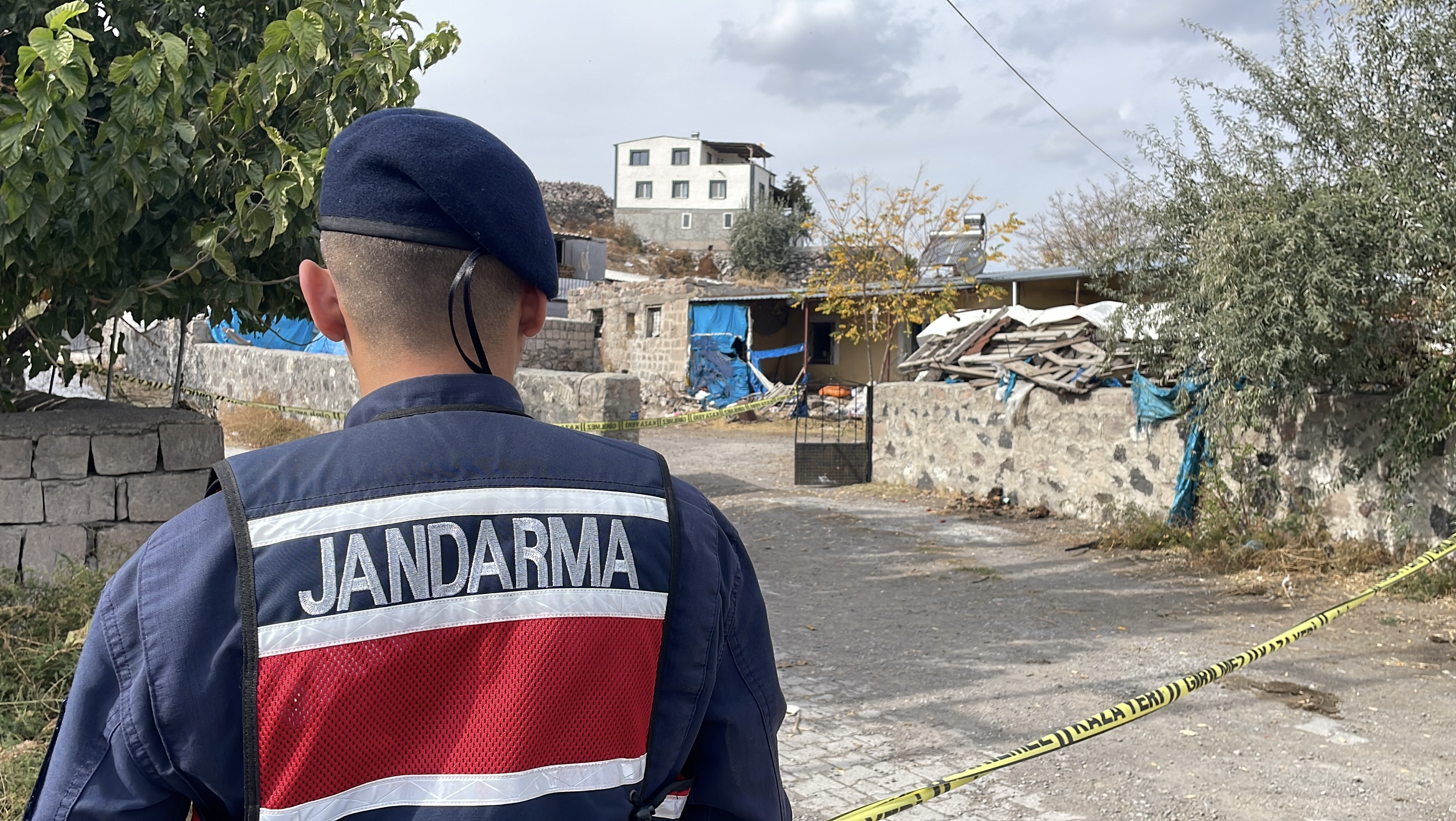 Silahlı saldırıya uğrayan kişi yaralandı