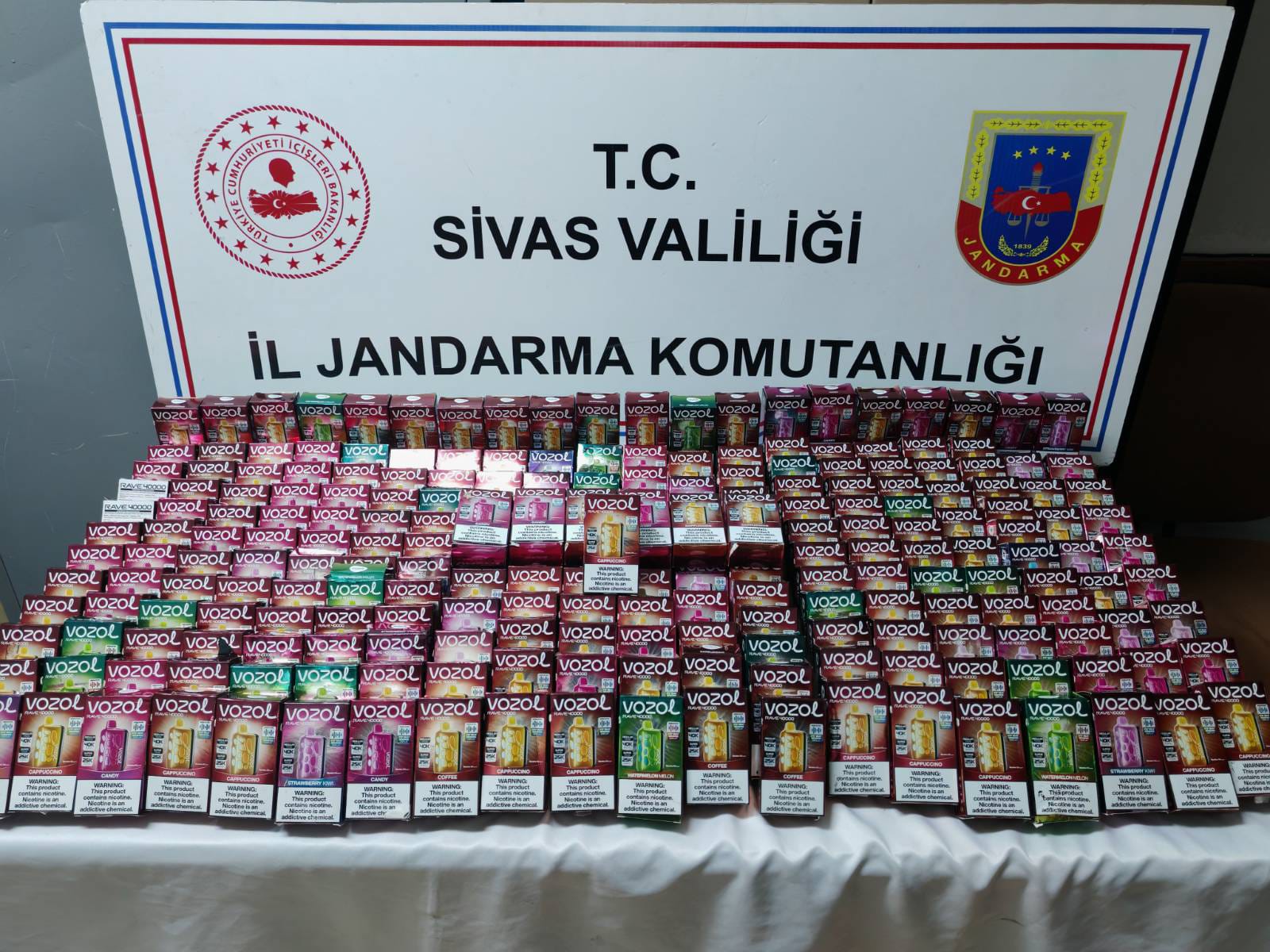 Sivas'ta kaçakçılık operasyonu: 4 zanlı gözaltında!