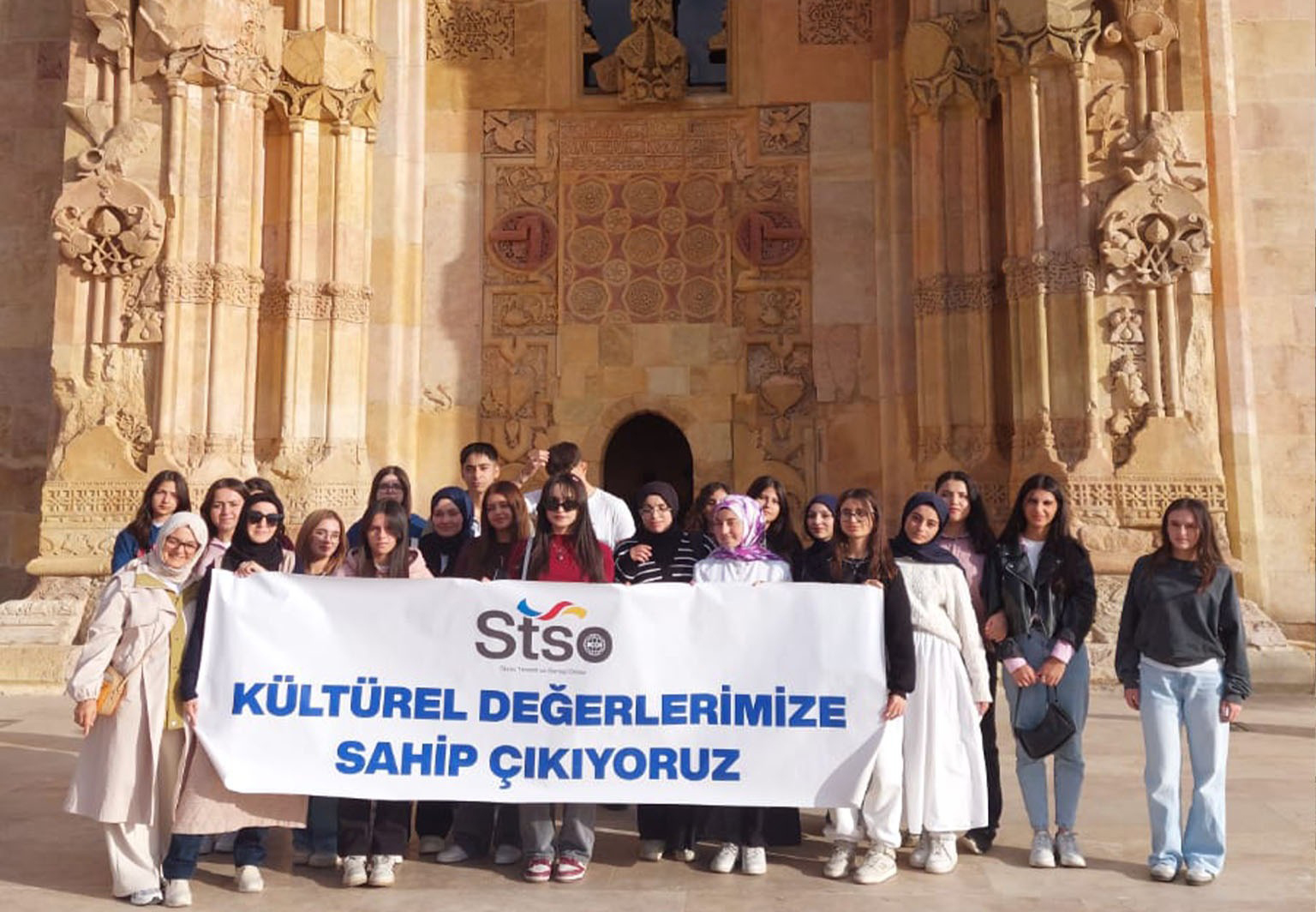 Raybüs ile Divriği'yi gezdiler!