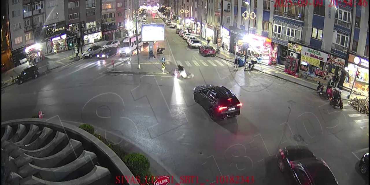 Sivas’ta trafik kazaları kameralara yansıdı