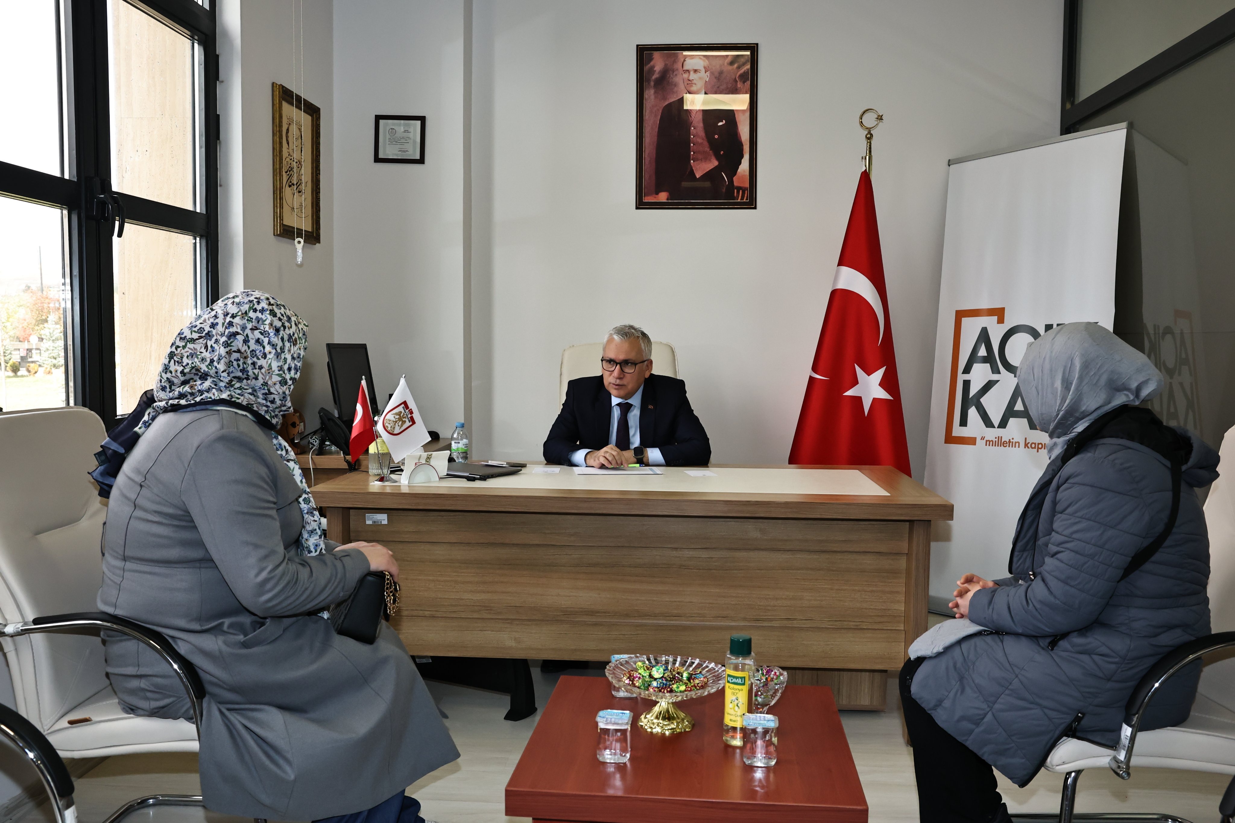 Sivas Valisi Yılmaz Şimşek, Vatandaşlarla Bir Araya Geldi