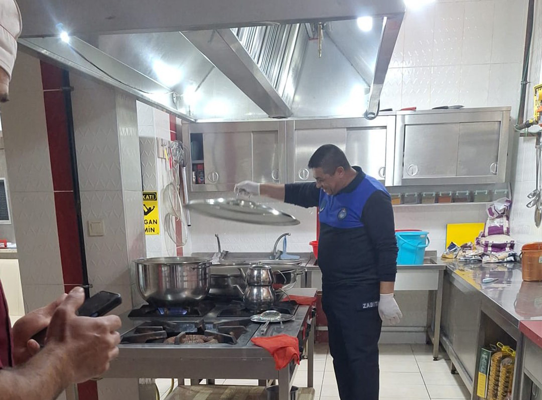 Sivas'ta Zabıta Ekiplerinden Gıda ve Hijyen Denetimi