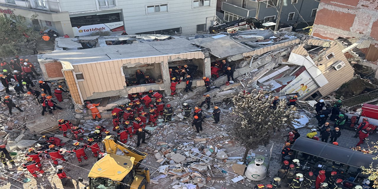Gebze'de bina çöktü; 5 kişiden 1'i sağ, 4’ünün cansız bedeni çıkarıldı