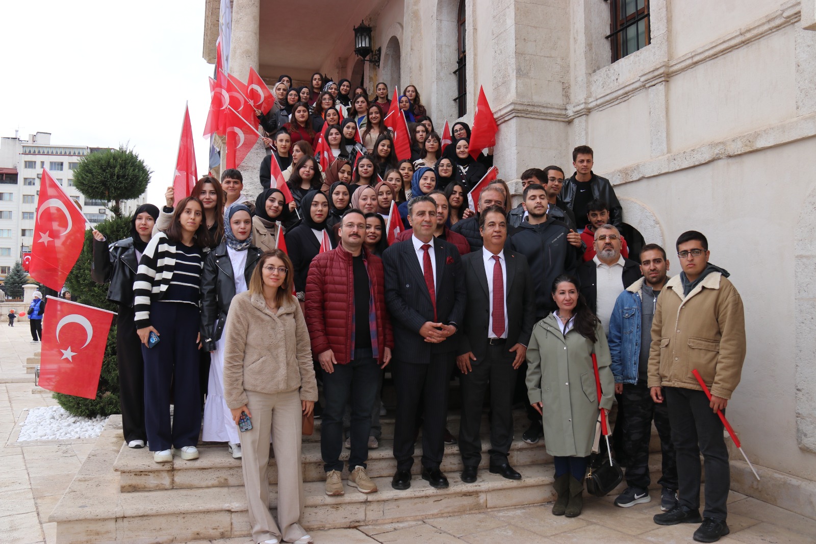 Üniversite öğrencileri Sivas'ın tarihini yerinde öğrendi