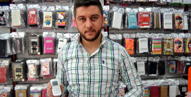 Askere Telefon Müjdesi Esnafı Sevindirdi