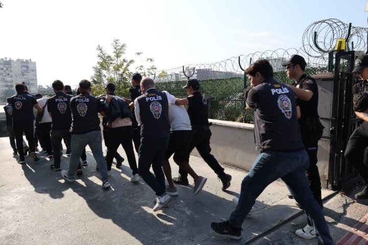 Loca bileti satarak dolandırıcılık yapan 16 şüpheli yakalandı