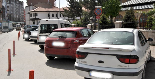 Otopark Çılgınlığı Duba Tanımıyor