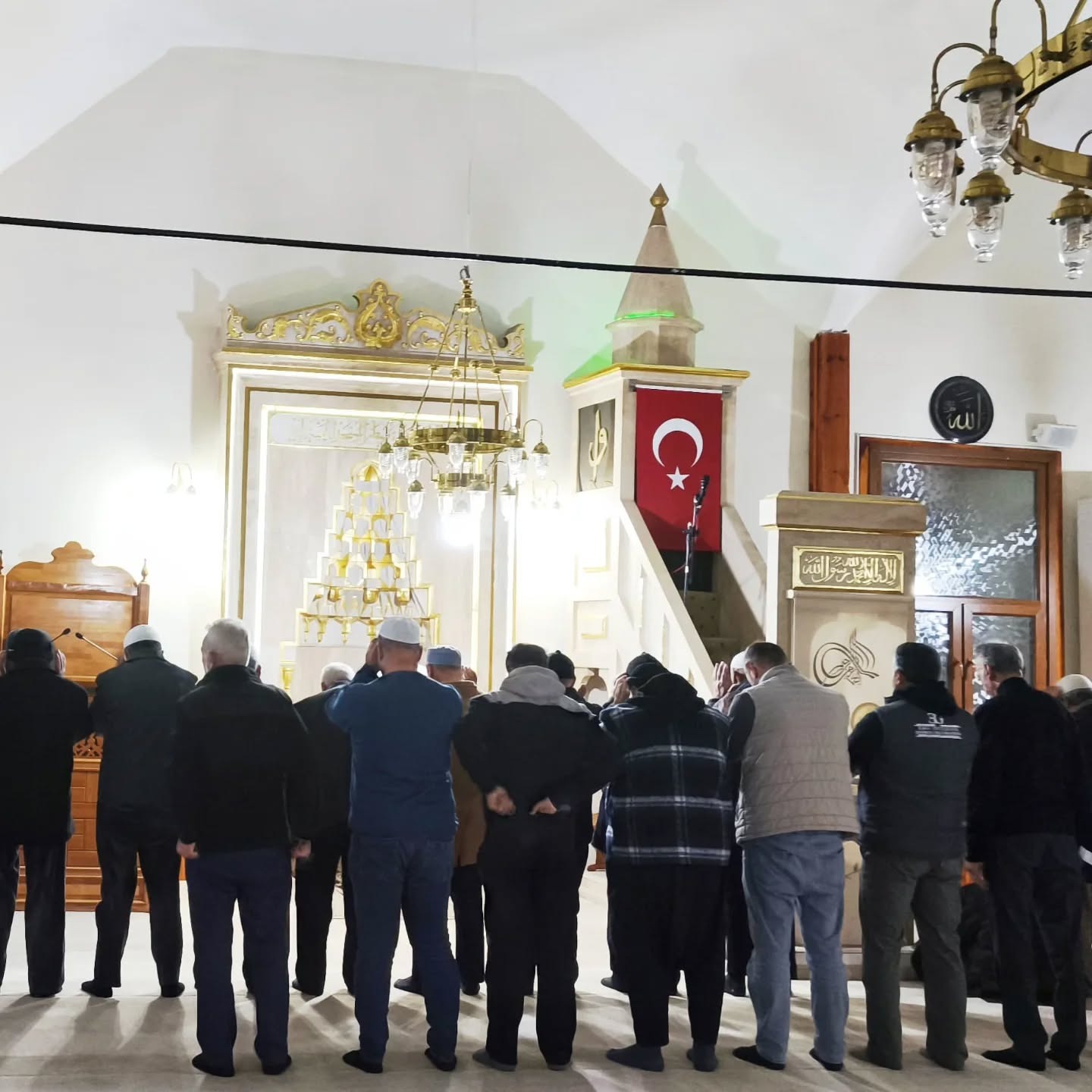 Zara’da “Sabah Namazı Gençlik Buluşması”na yoğun ilgi