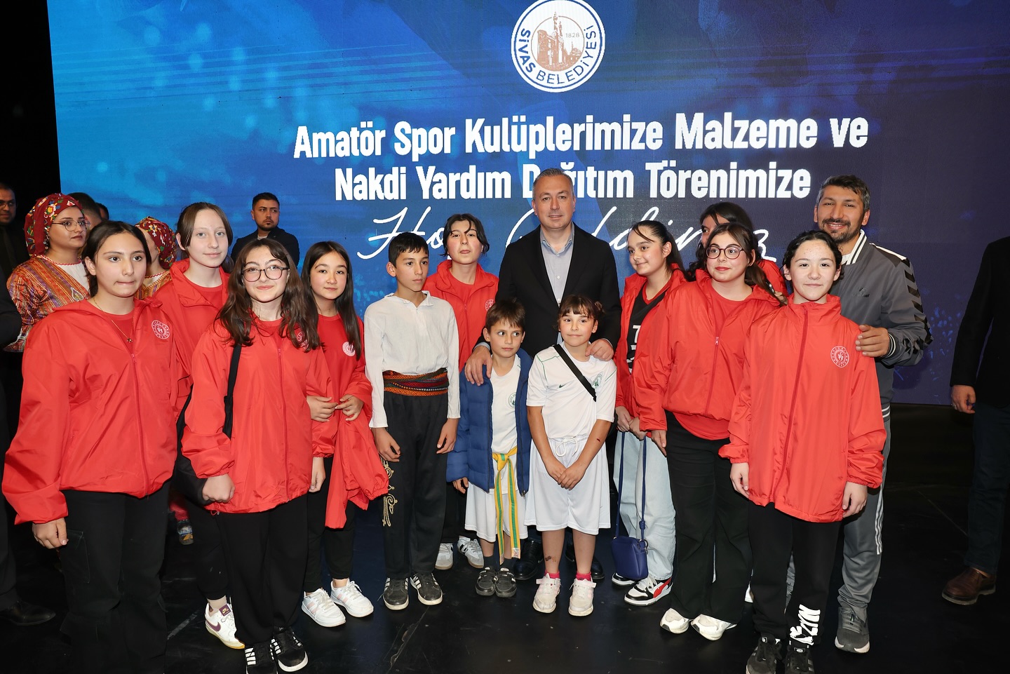 Sivas'ta amatör spora destek tam gaz!