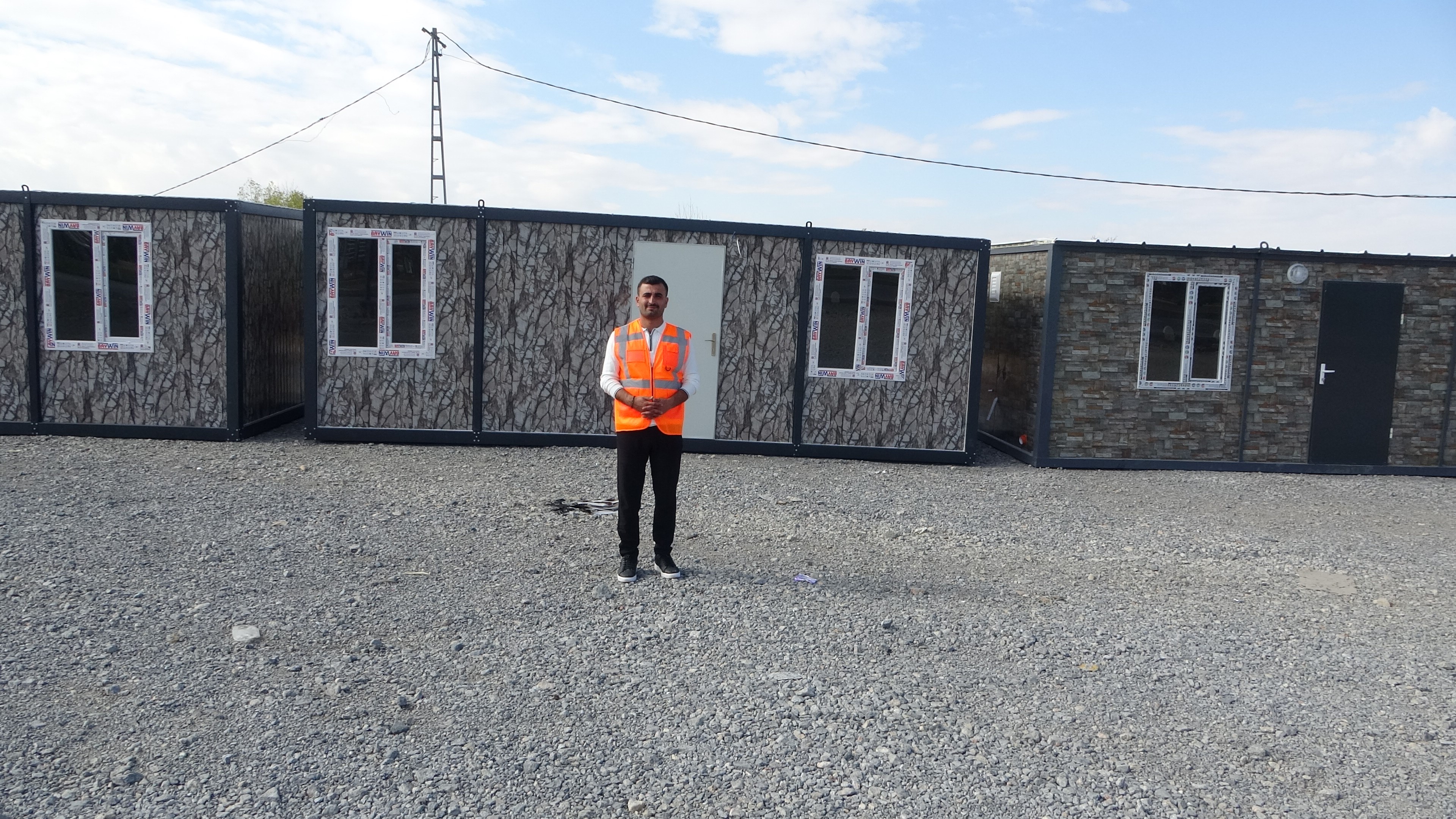 Barınmak için konteyner üretmek isterken seri üretime geçti