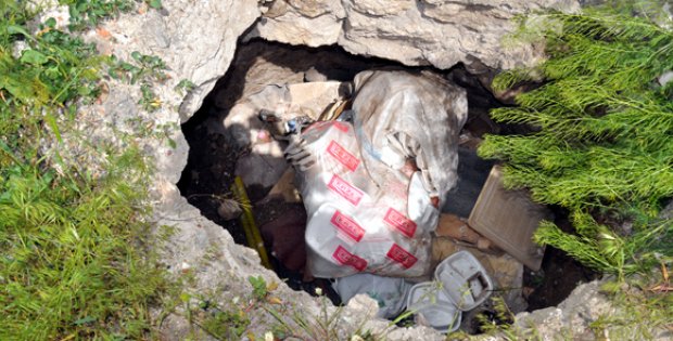 Kale´deki Çukur Tehlike Oluşturuyor