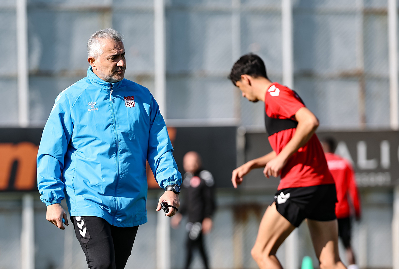 Sivasspor'da Manisa mesaisi sürüyor!