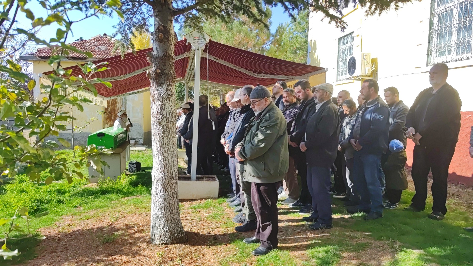 Sivas'ın koleksiyoner amcası son yolculuğuna uğurlandı