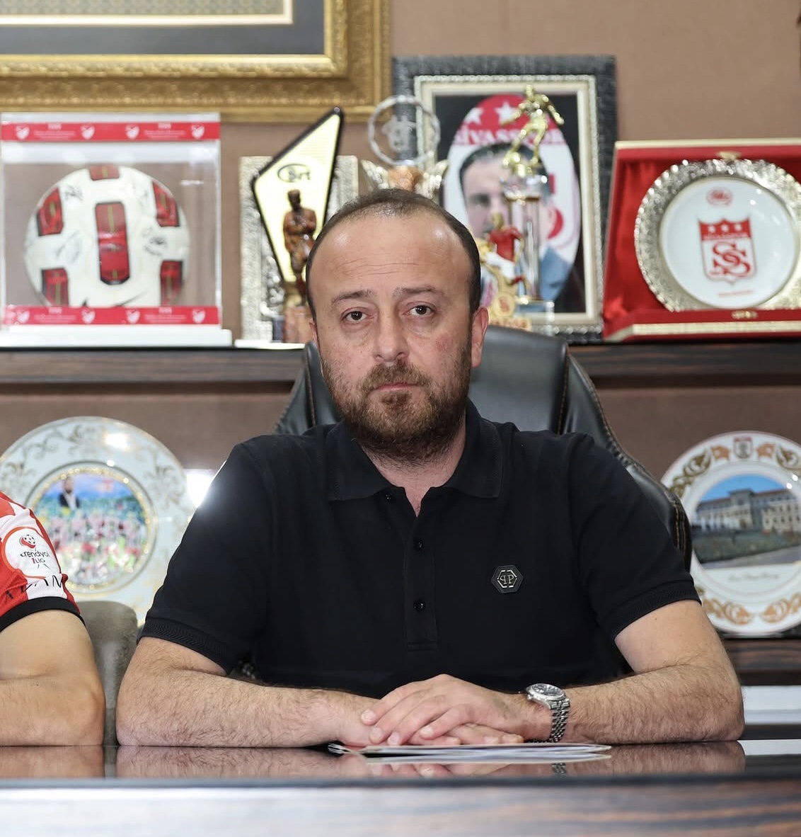 Sivasspor Başkan Vekili Özçoban: “Sivasspor yalnız değildir