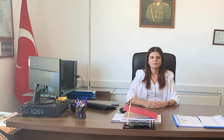 Kangal'da atıl okul binasını talan ettiler!