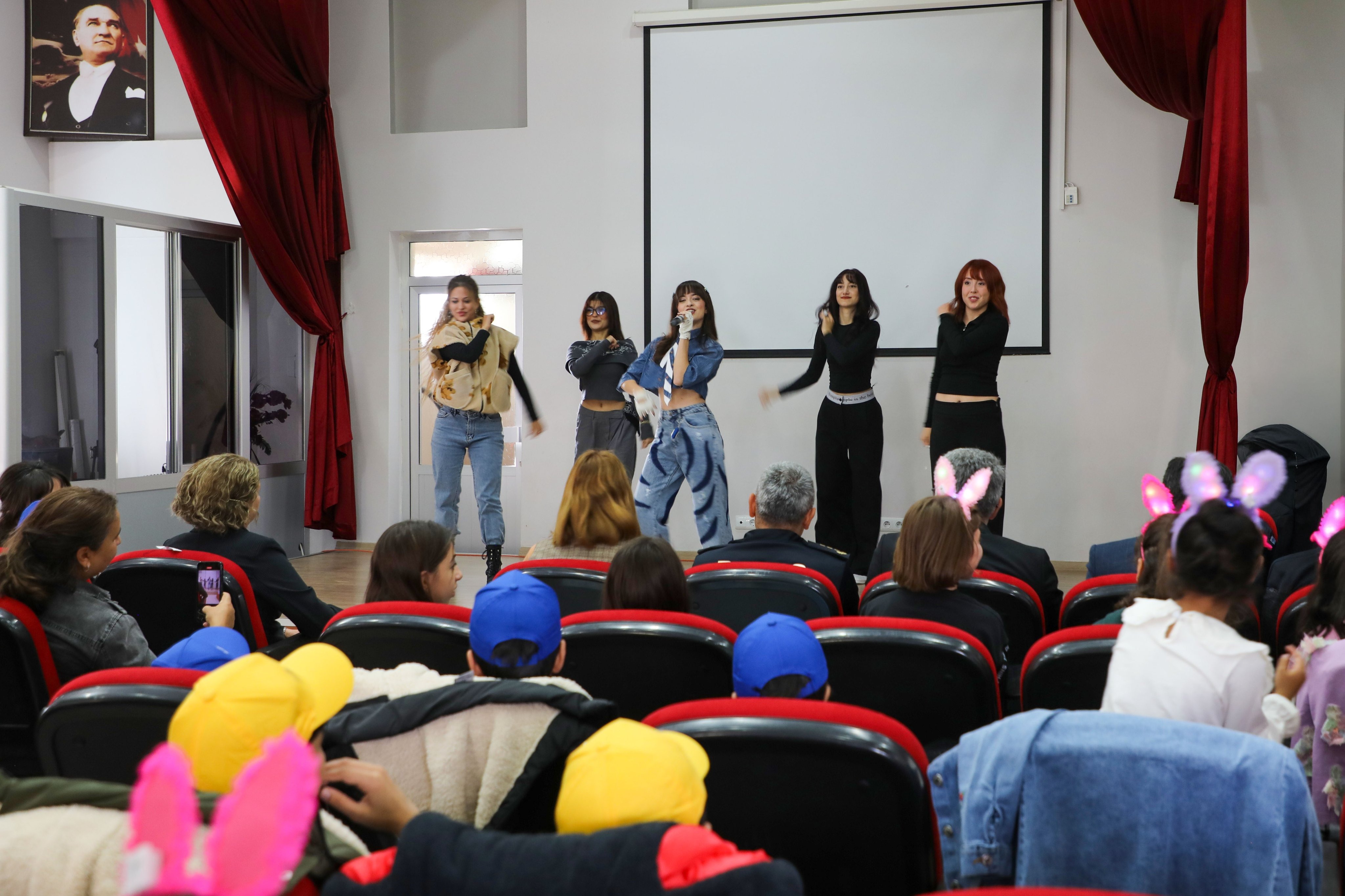 Melis Fis’ten Sivas'ta Çocuklara Unutulmaz Konser