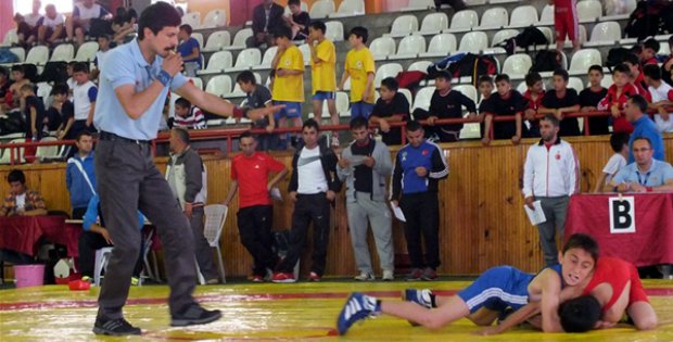 Sporcu Eğitim Merkezi Seçmeleri Başladı
