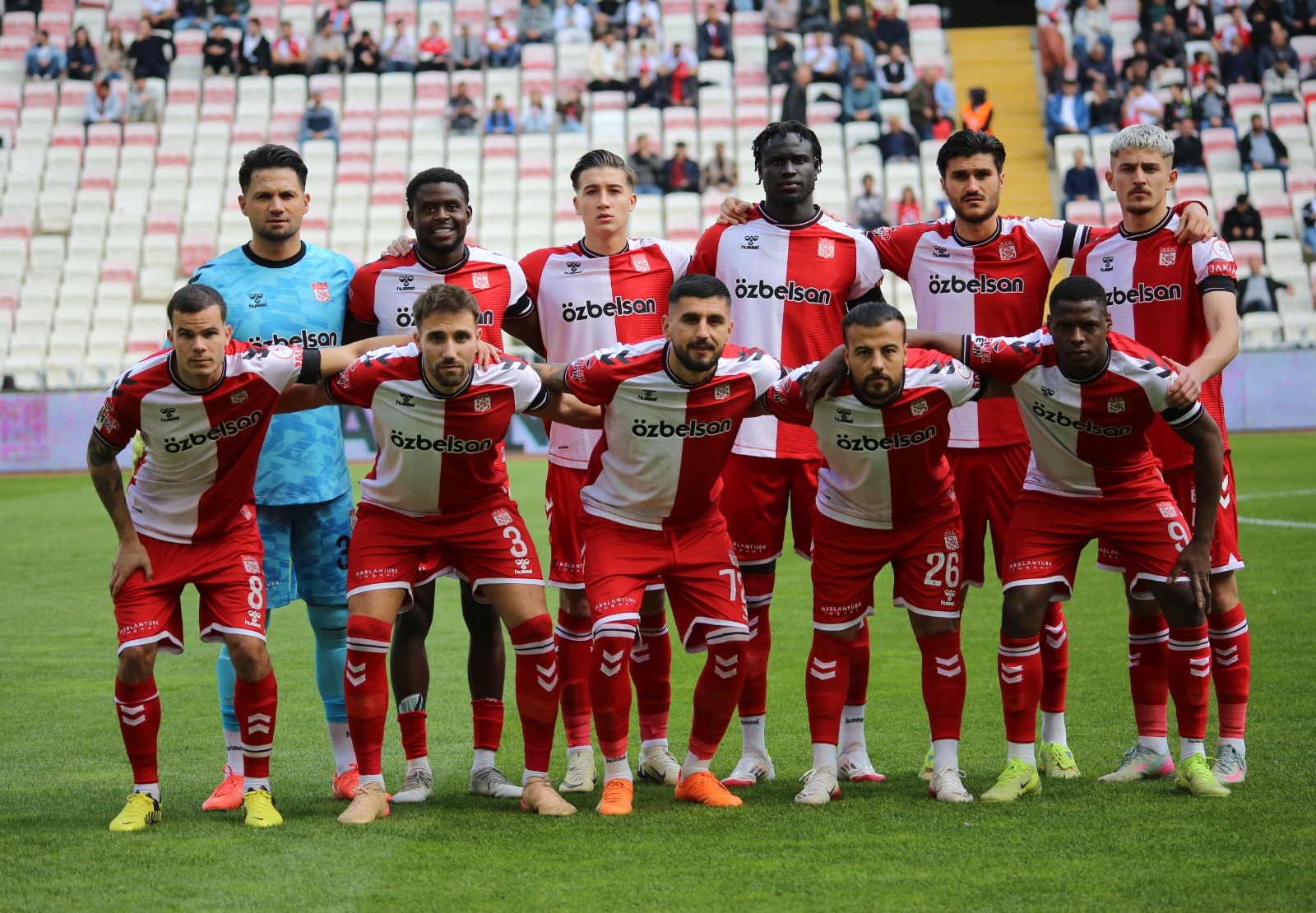 Son dakika: Sivasspor'a kırmızı kart şoku!