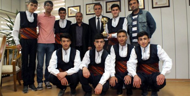 Folklorcular Altınla Ödüllendirdi