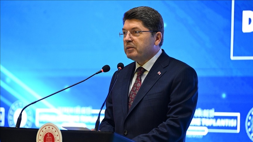 Bakan Tunç: Terör örgütü silah bırakırsa...