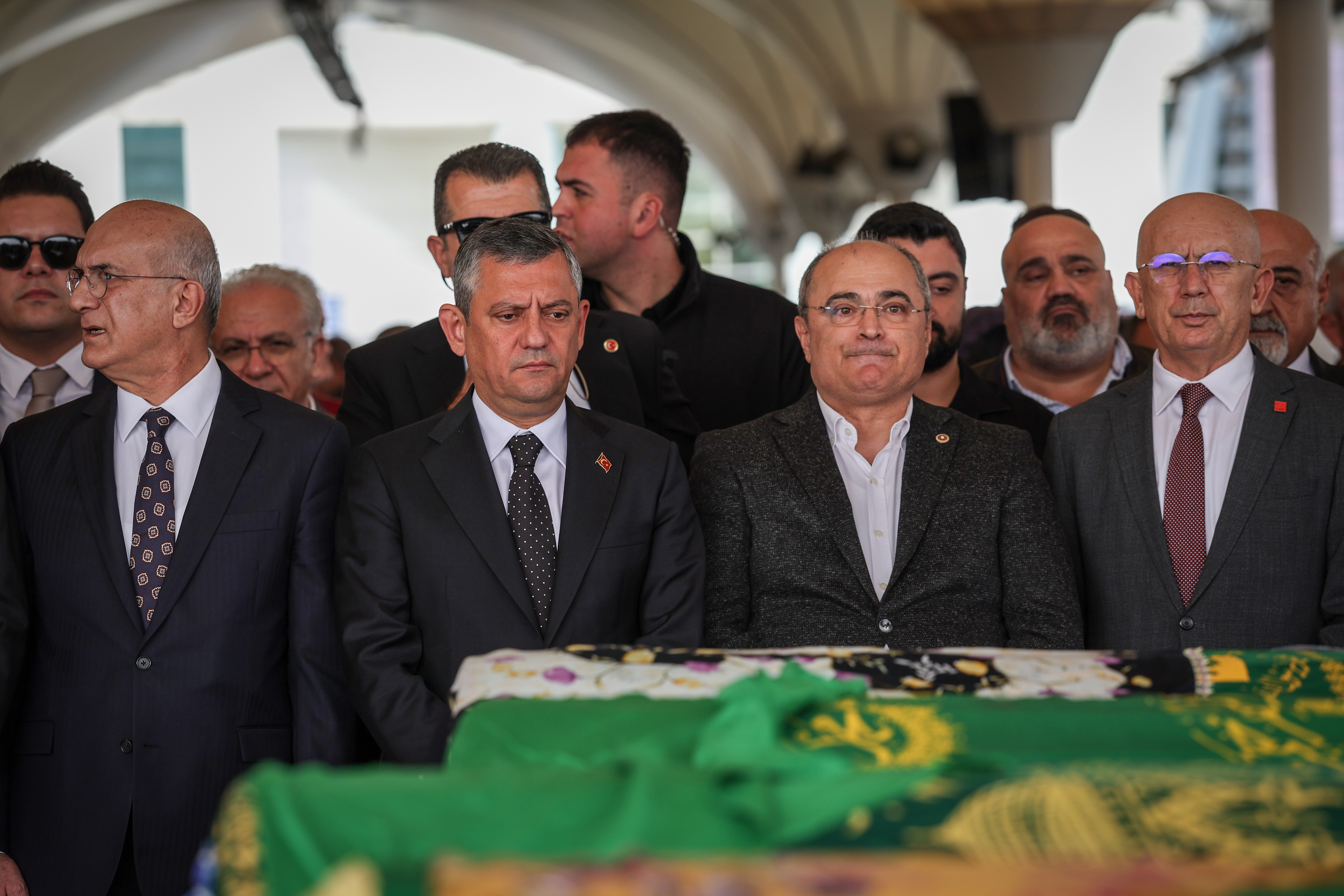 Özgür Özel, cenazeye katıldı