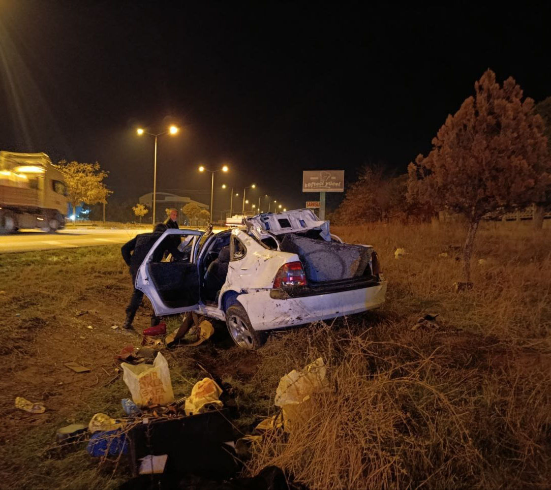 Sivas’ta Otomobil Takla Attı: 2 Yaralı