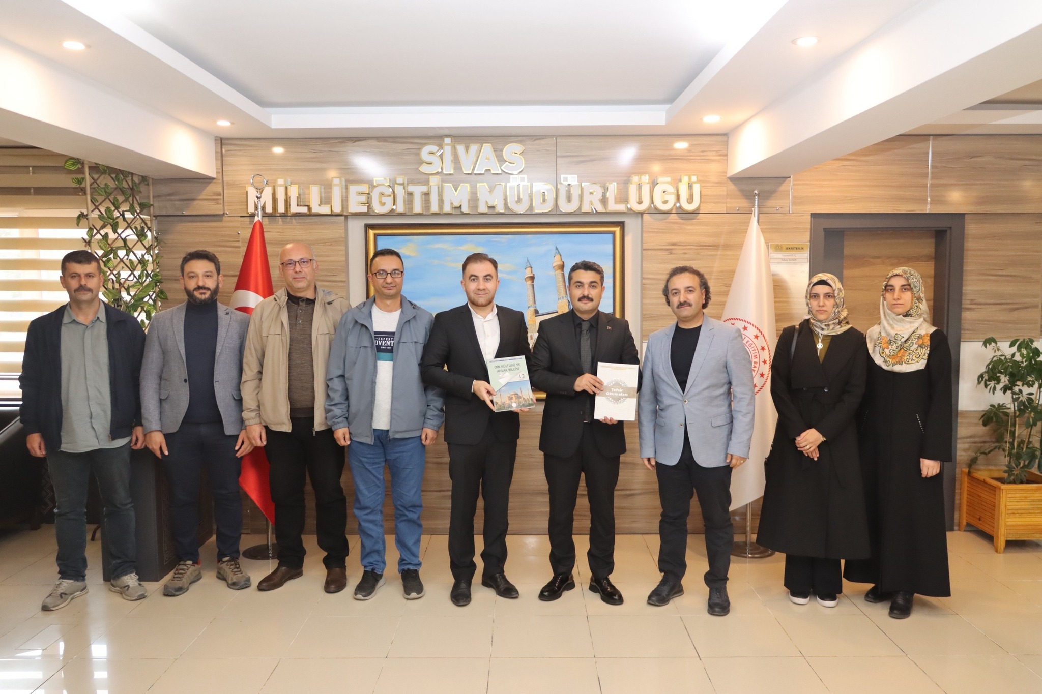 Sivas'ta komisyondan  Erdoğan’a sunum