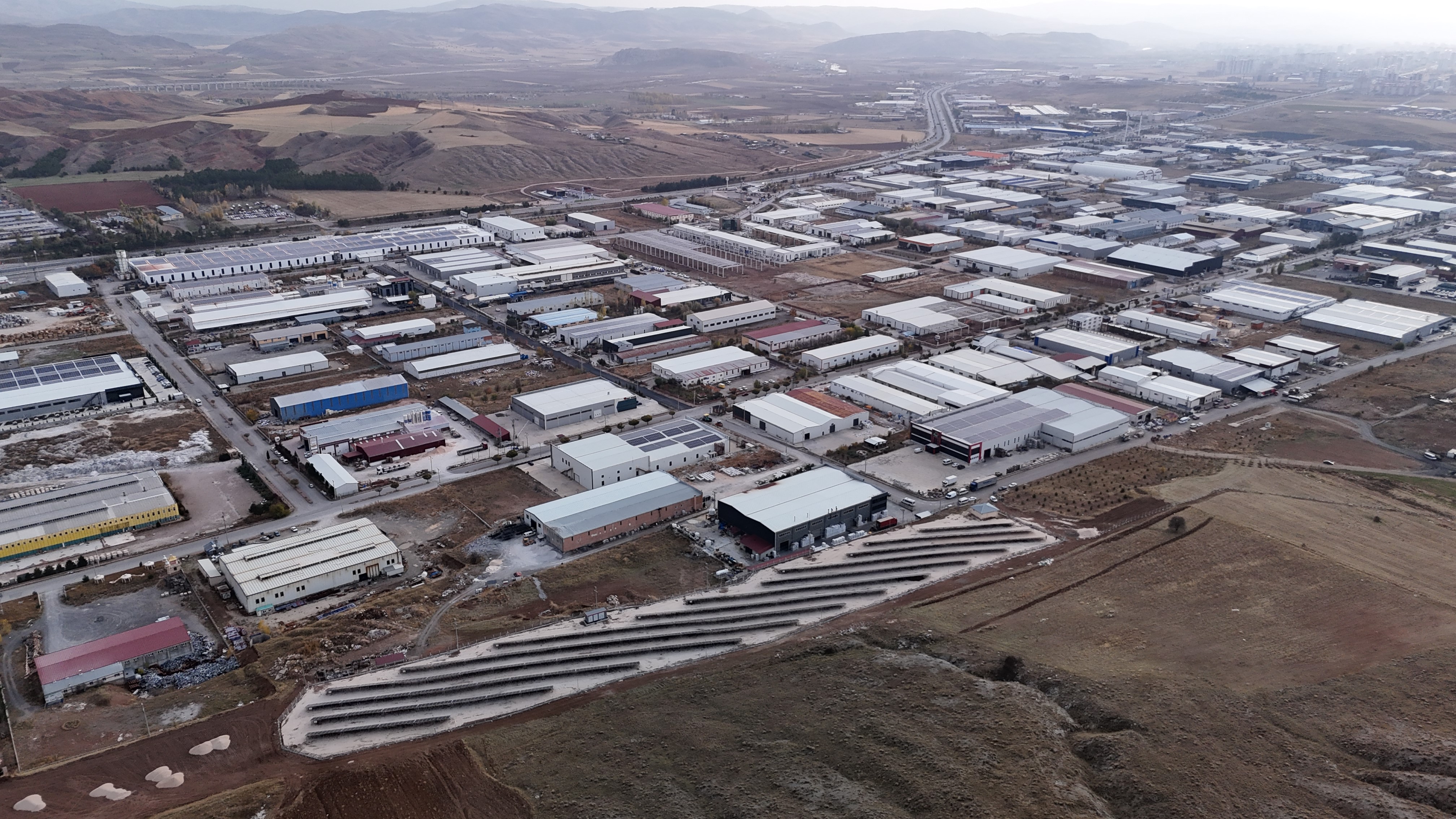 OSB'nin enerji ihtiyacının yüzde 30'u güneşten karşılanıyor