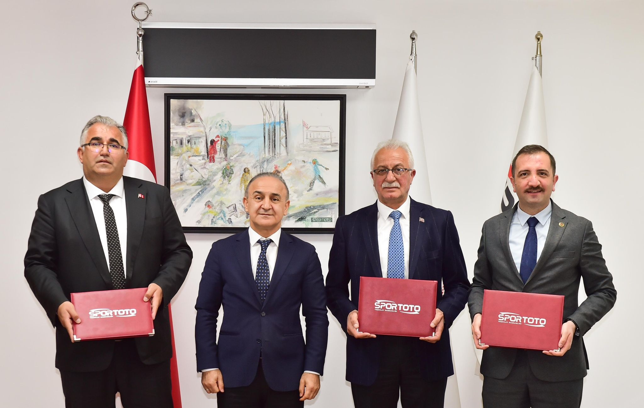 Sivas’a üç ilçede spor yatırımı protokolü