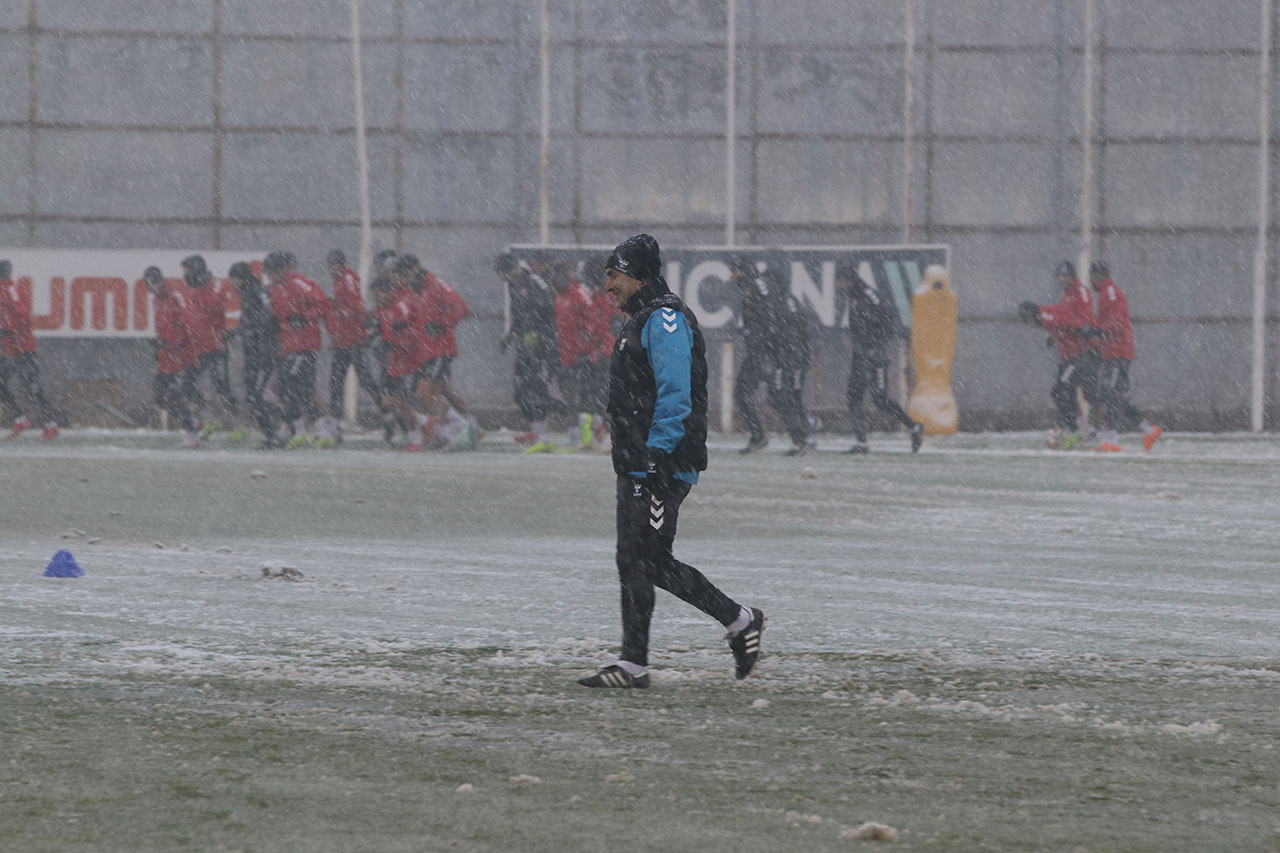 Sivasspor'da karlı idman
