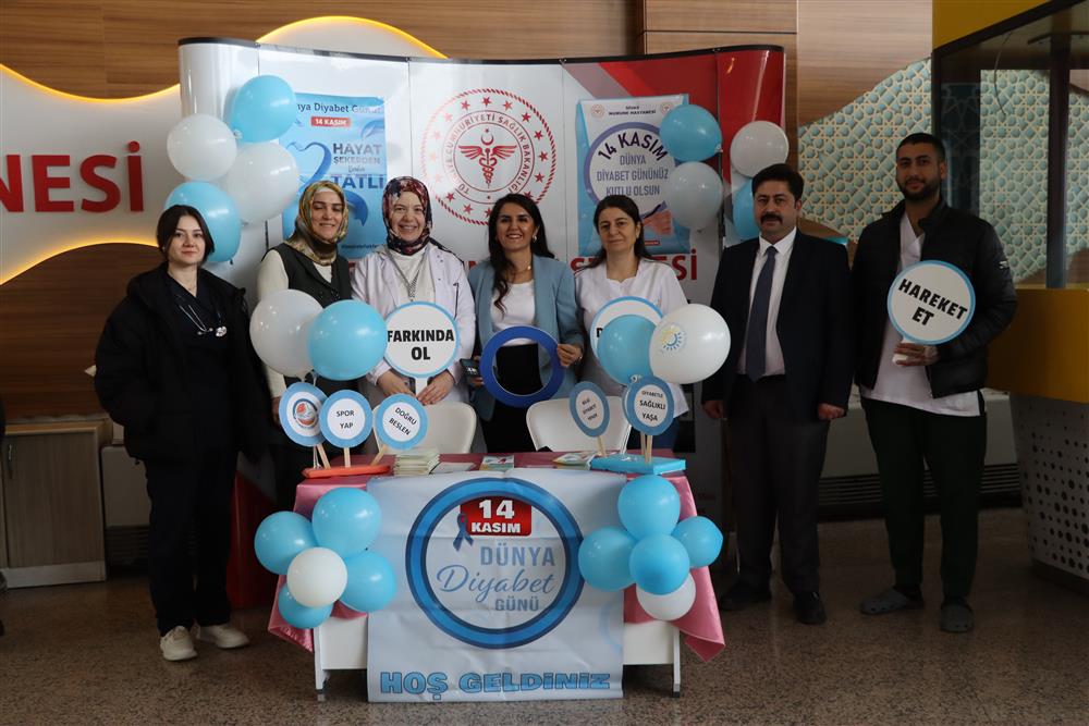 Hastalar, Diyabet Okulunu Tamamlayıp Diplomalarını Aldı