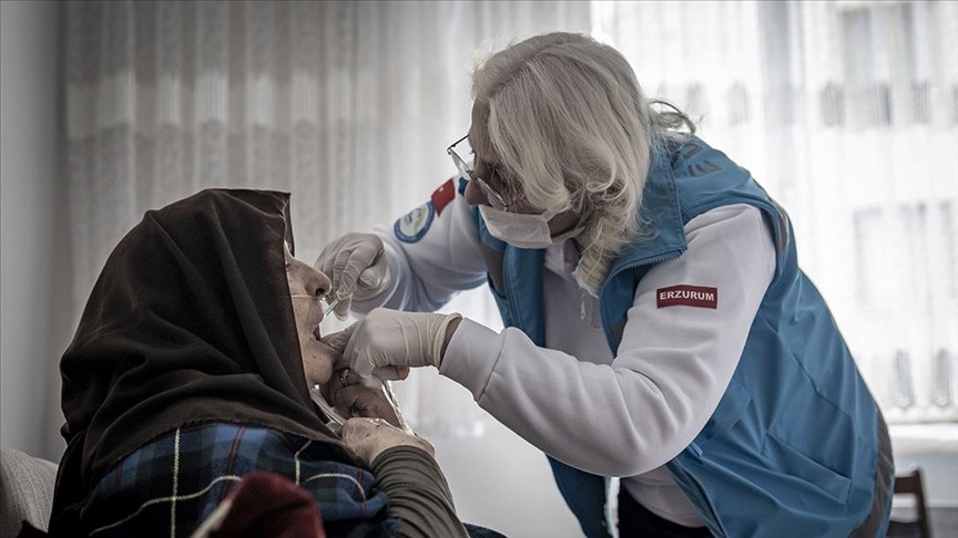 Yaşlıların evini diş kliniğine çeviriyorlar