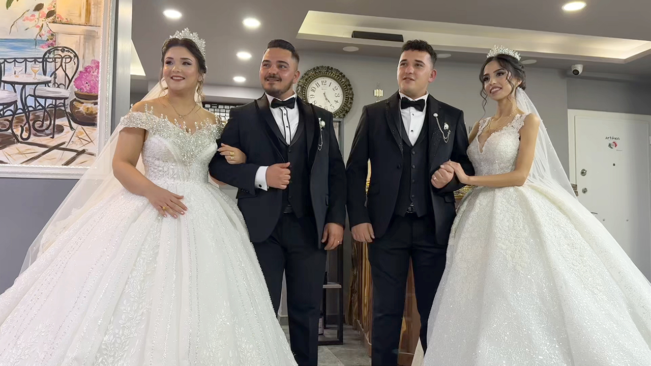 Babadan kalma geleneği yaşatıp, aynı gün evlendiler