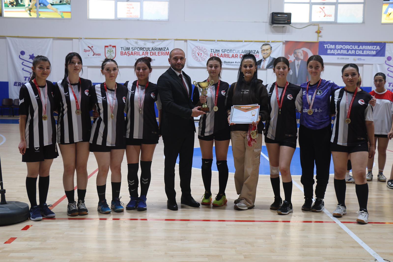 Hentbolda Kupa Coşkusu