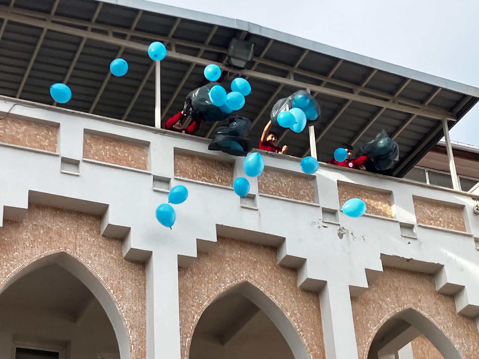 Öğrenciler Mavi Balonlarla Diyabet Bilincini Gökyüzüne Taşıdı