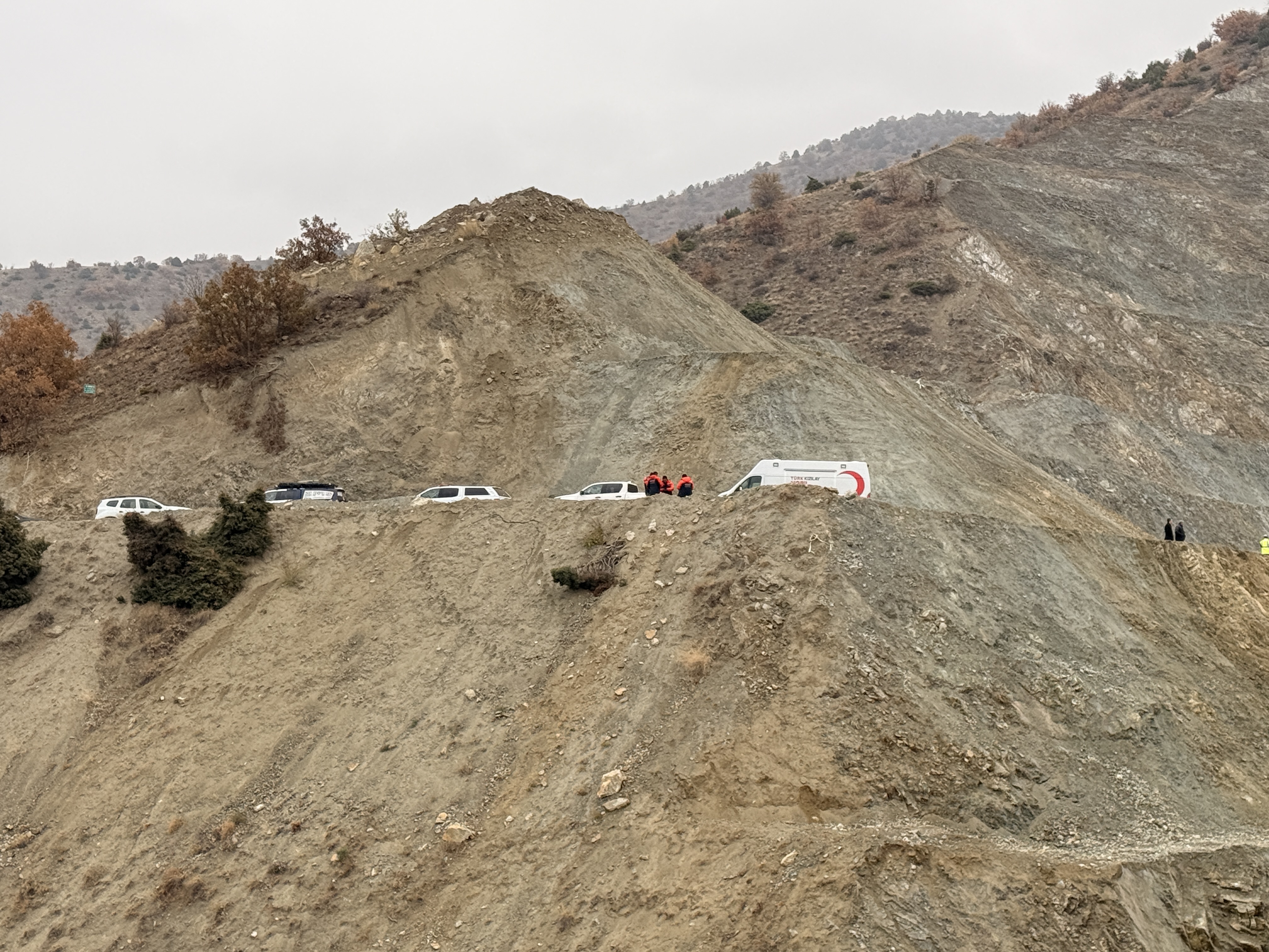 Göçük Altında Kalan Şantiye Müdürünü Arama Çabası Devam Ediyor