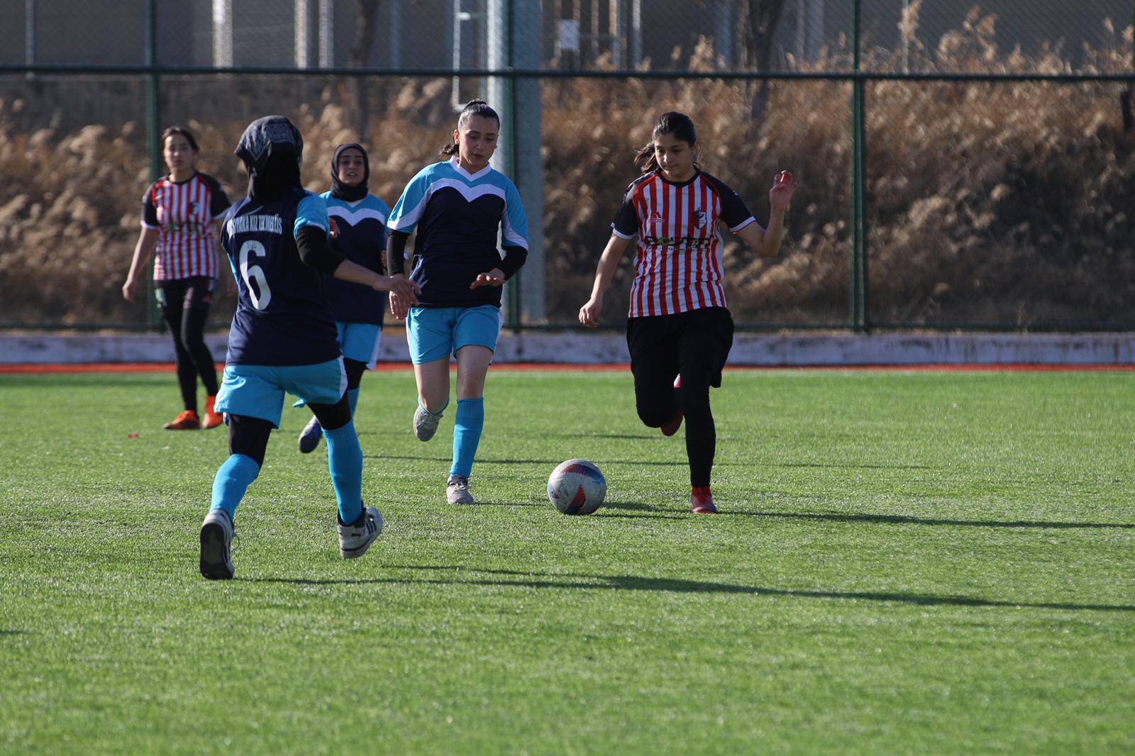 Futbolda şampiyonlar belli oldu