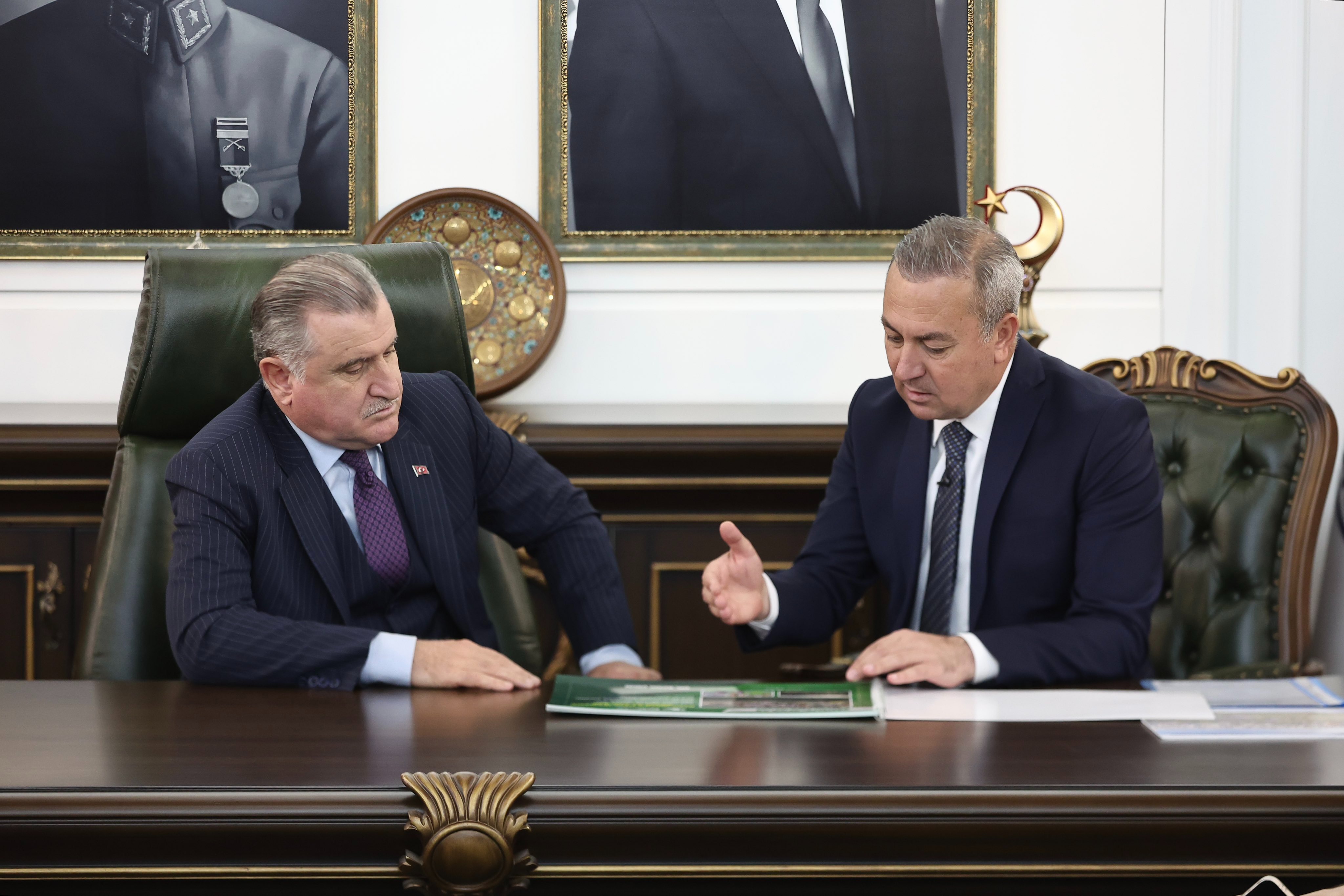 Bakan Bak, Sivas Belediyesini ziyaret etti