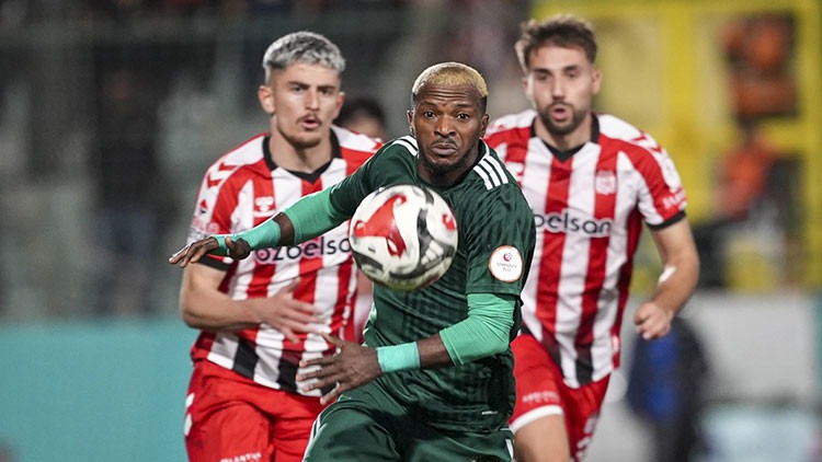 Sivasspor deplasmandan eli boş döndü!