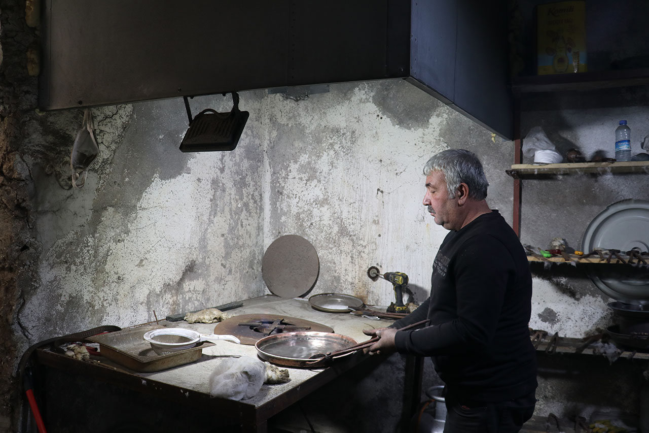 Unutulmaya Yüz Tutmuş Kalaycılığı Sivas’ta Sürdürüyor