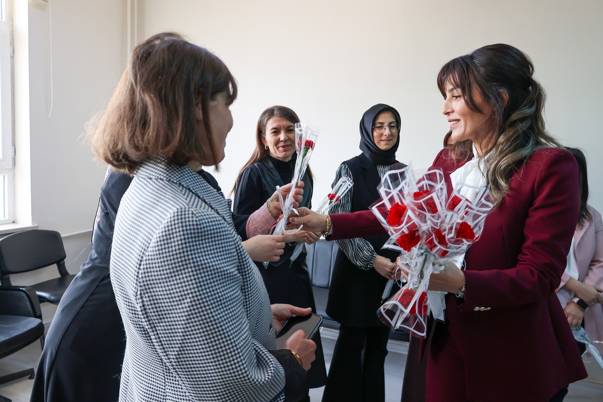 Emekli Öğretmen Gülfer Yıldırım Adına Salon Açıldı