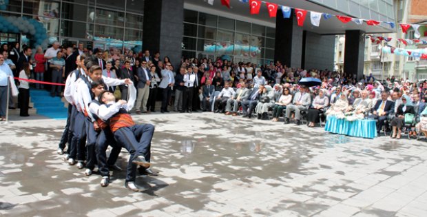ESERLERİNİ SERGİLEDİLER