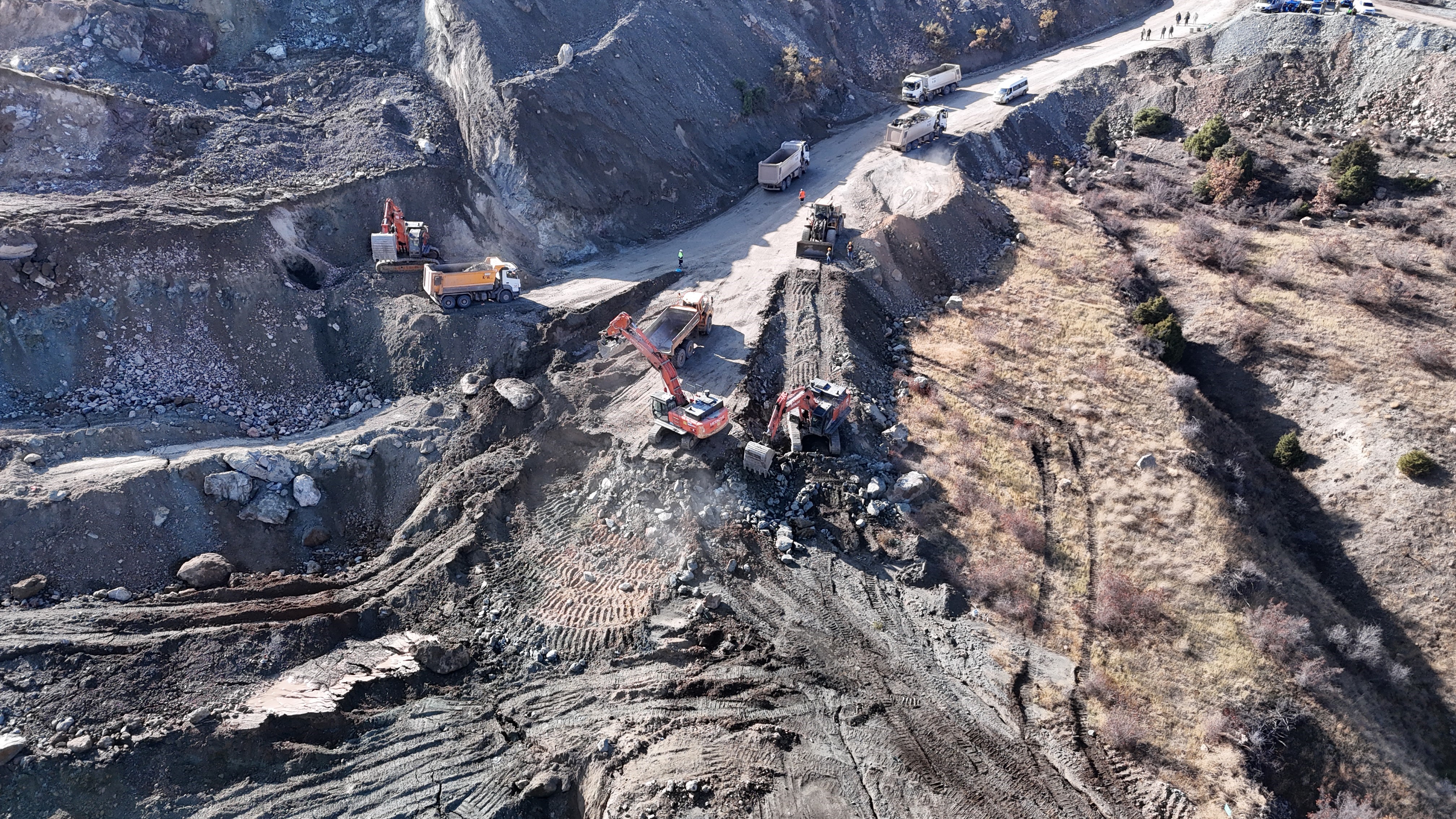 Sivas’ta Maden Göçüğünde 9. Gün: Aramalar 4 Noktada Sürdürülüyor