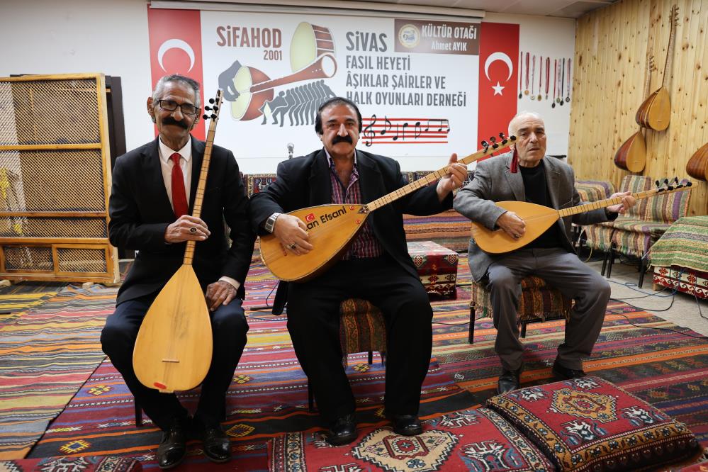 Sivas'ta Aşıklar İkiye Bölündü! İşte Nedeni?