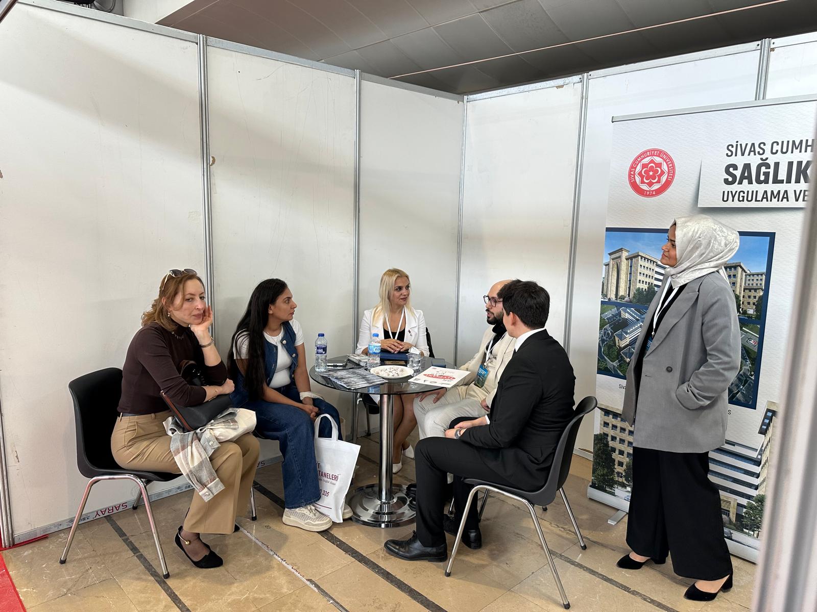 SCÜ Hastanesi 64 Ülkenin Buluştuğu Fuarın İlgi Odağı Oldu