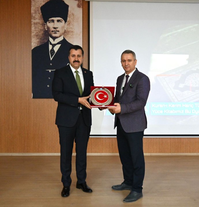 Sivas'ta "3T 1B" konferansı