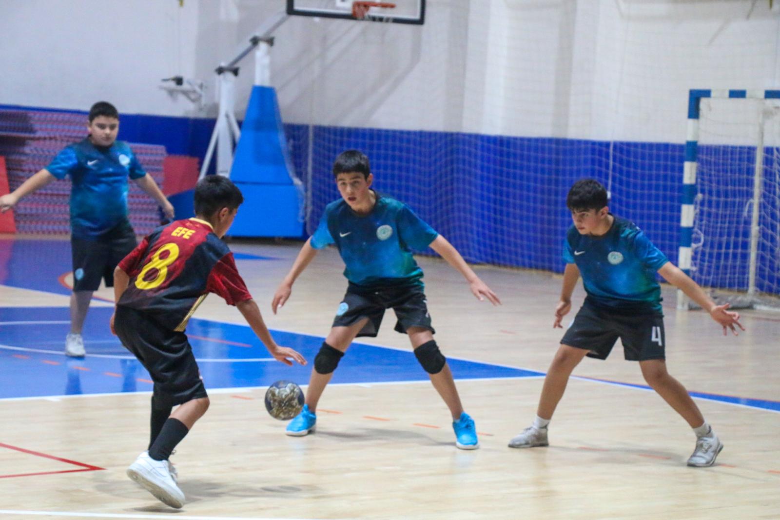 Yıldızlarda hentbolda şampiyon Lütfi Abay