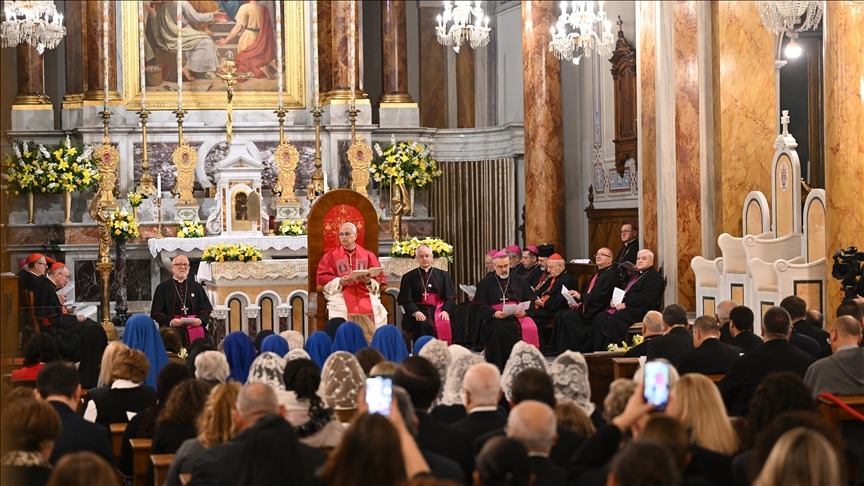 Papa 14. Leo, Kutsal Ruh Katolik Kilisesi'nde hitapta bulundu