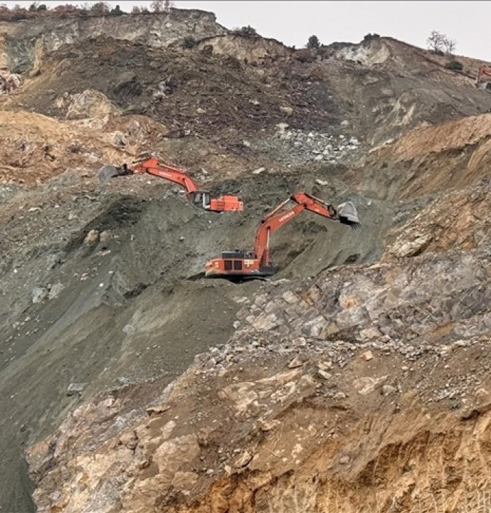 Göçük altında kalan şantiye müdürünü arama çalışmalarında 13. gün!